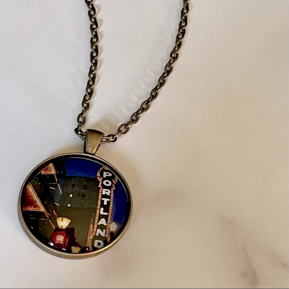 ✨NEW✨ Portland necklace